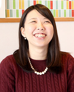本社音楽教室の受付事務 柴田 瑠美音