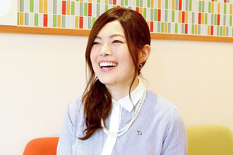 ボーカル兼任ギター講師 清水 和美 Kazumi Shimizu