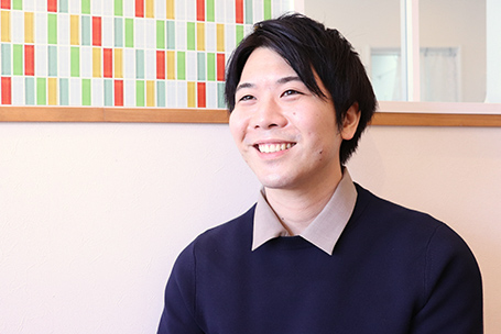 ギター講師兼コーディネーター 余賢章 Kensho Yo