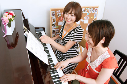 ピアノ講師